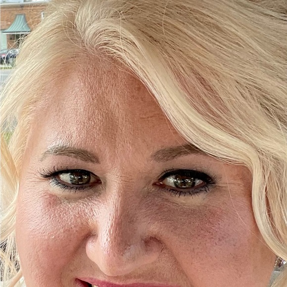 Meet your Posher, Deirdre - Picture 3 of 7